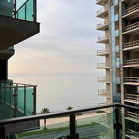 Liana Sea & Sky Suites Batumi Exterior photo